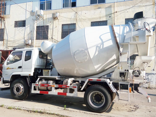 portable concrete mixer trailer